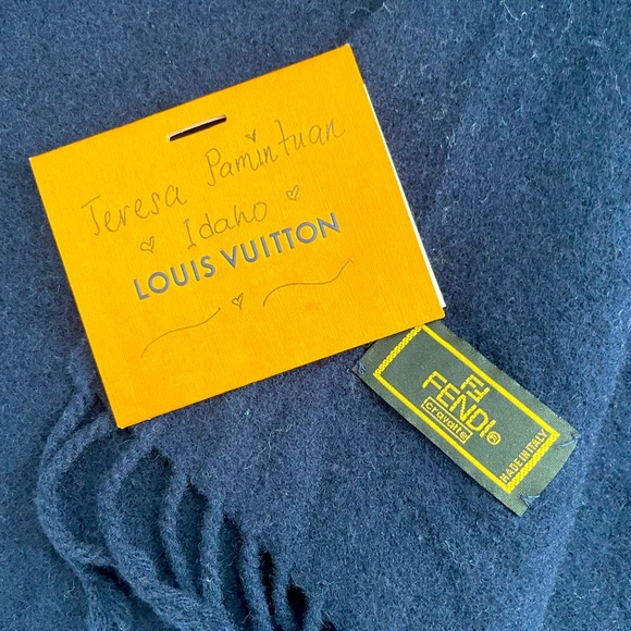 🔥❤️Authentic Fendi Scarf dark blue in great used condition  with tag attached - Picture 2 of 4